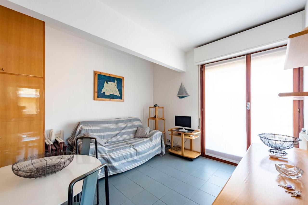 Joivy Cosy Flat With Terrace Near Castle *